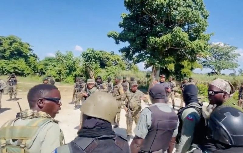 Gobierno tilda de ‘provocación’ protesta de haitianos ante el muro fronterizo por Dajabón