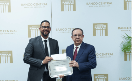 Banco Central entrega premios del “Concurso de Economía Biblioteca Juan Pablo Duarte 2023″