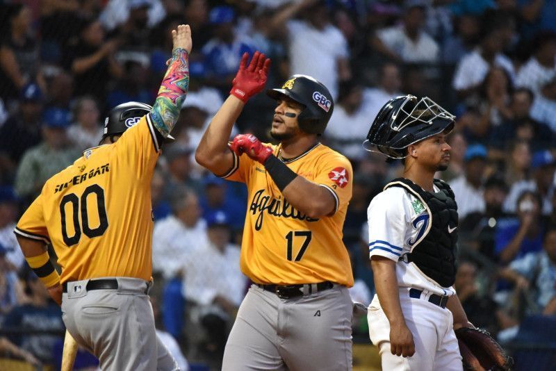 Águilas derrotan a Licey en accidentado partido