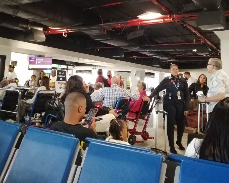 A bordo de avión rumbo a Puerto Rico: 2 horas en tierra para 37 minutos de vuelo