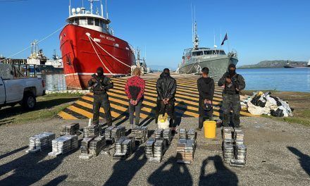 Detienen tres hombres con 355 paquetes de presunta cocaína en Peravia