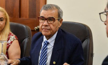 Senén Caba exhorta a médicos y directivos del CMD apoyar autoridades de Salud para prevenir enfermedades