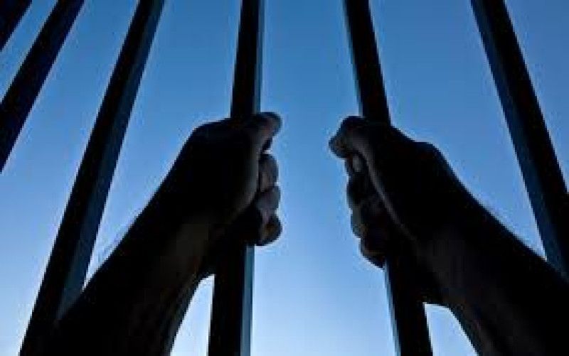 Ocho condenados a hasta ocho años de prisión por brutal paliza a adolescente en París