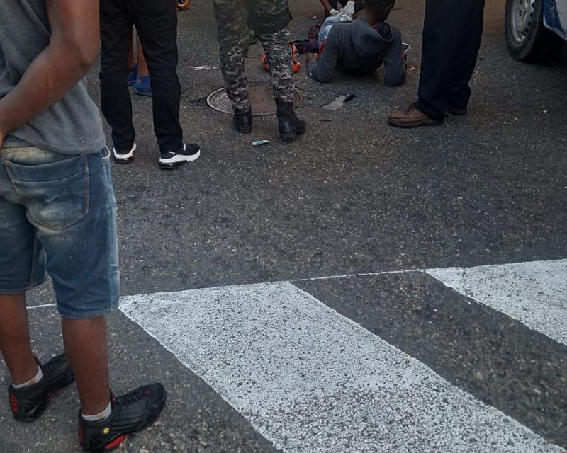 Motoristas desafían reglas del tránsito en calles y avenidas