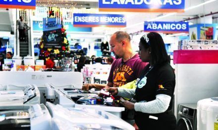 Doble sueldo activa las ventas en comercios del Distrito Nacional