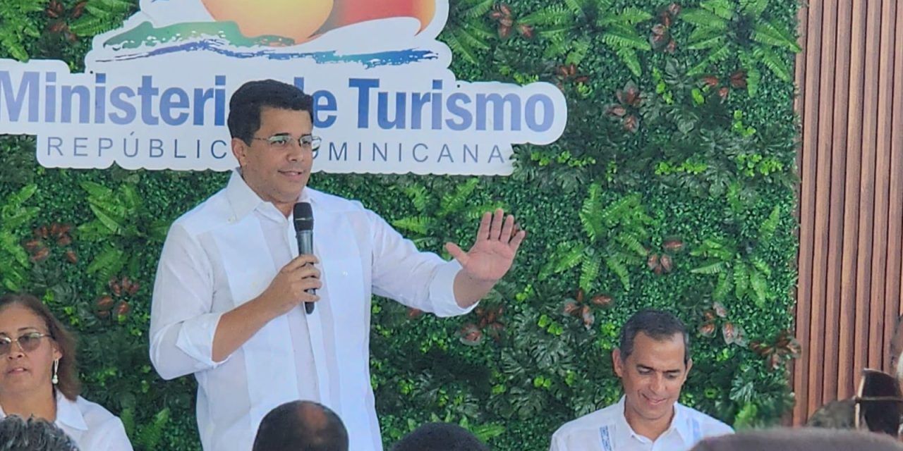 David Collado deja iniciadas obras en los Bajos de Haina que impactarán en el turismo de ese municipio.