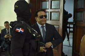 Retiran grillete y varían arresto domiciliario a Alexis Medina; seguirá proceso en libertad