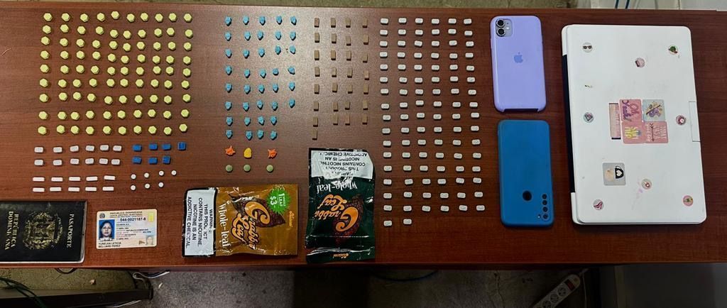 Policía Nacional apresa mujer tras ocuparle 297 pastillas presumiblemente éxtasis