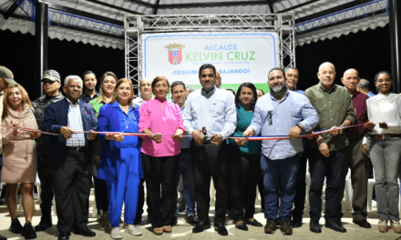 Alcalde Kelvin Cruz inaugura parque en Las Uvas con inversión de RD$ 10 millones. Otras Noticias Municipales