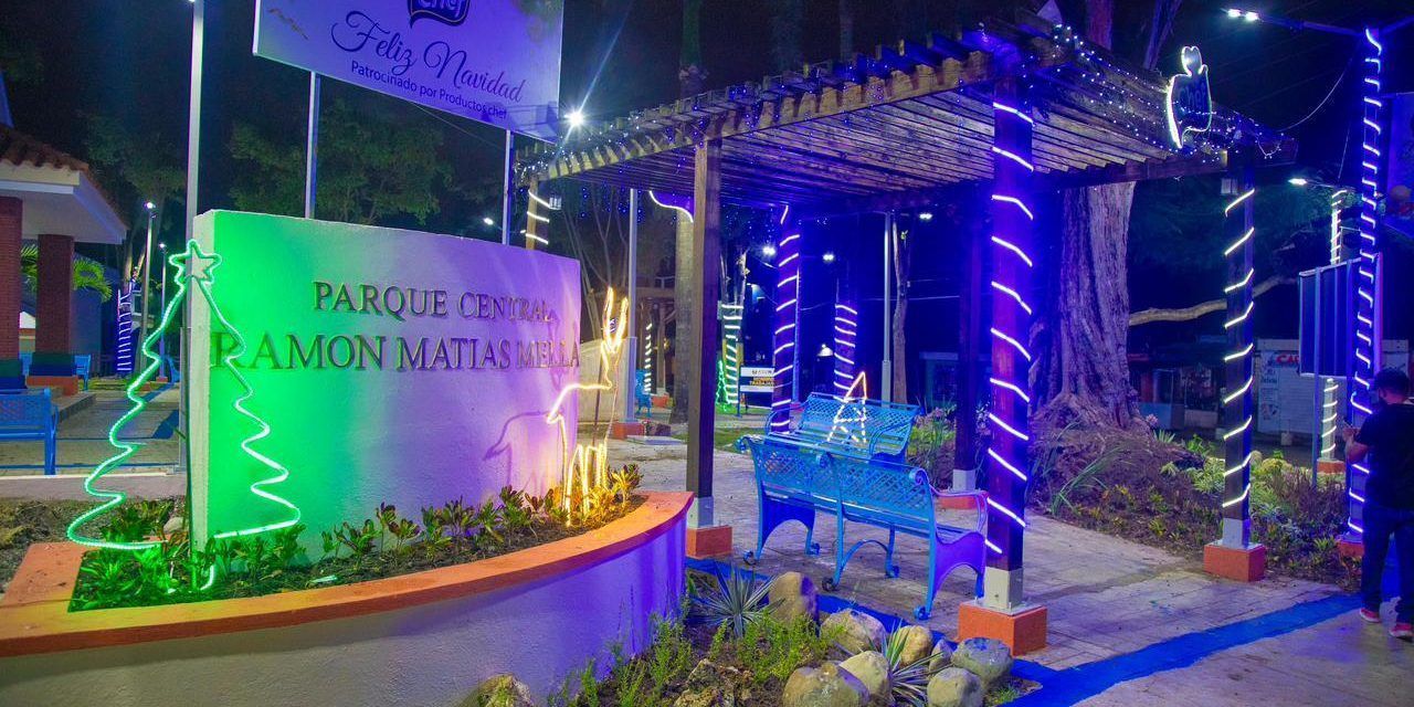 Alcalde Carlos Guzmán entrega totalmente remozado el Parque Central de Villa Mella