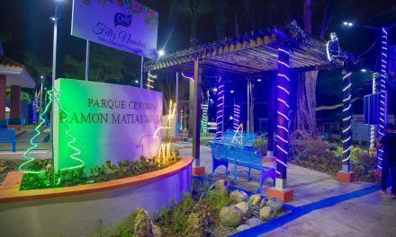 Alcalde Carlos Guzmán entrega totalmente remozado el Parque Central de Villa Mella