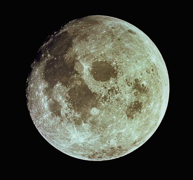 La Luna se está encogiendo