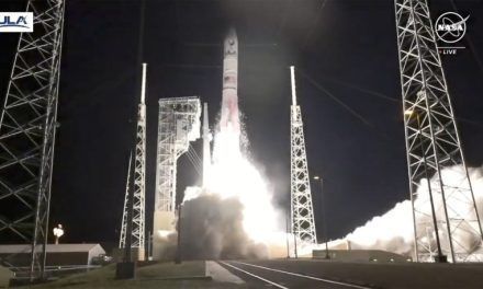 Despega primera misión estadounidense a la Luna en más de 50 años