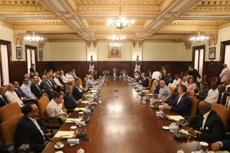 El gobierno promete reforzar inversión para el crecimiento económico