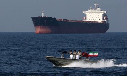Iraníes toman un barco petrolero