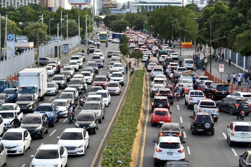 El parque automotor creció más que la tasa de población del país