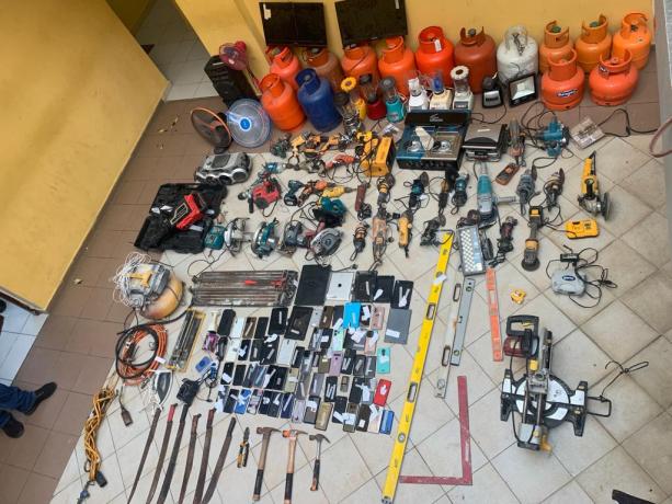 Investigan procedencia de objetos encontrados en compraventa allanada en Verón Punta Cana