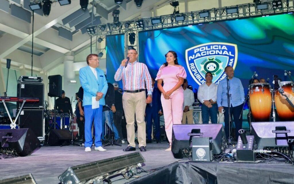Policía Nacional realiza gran fiesta para sus miembros en el Centro de Convenciones del Puerto SanSouci.