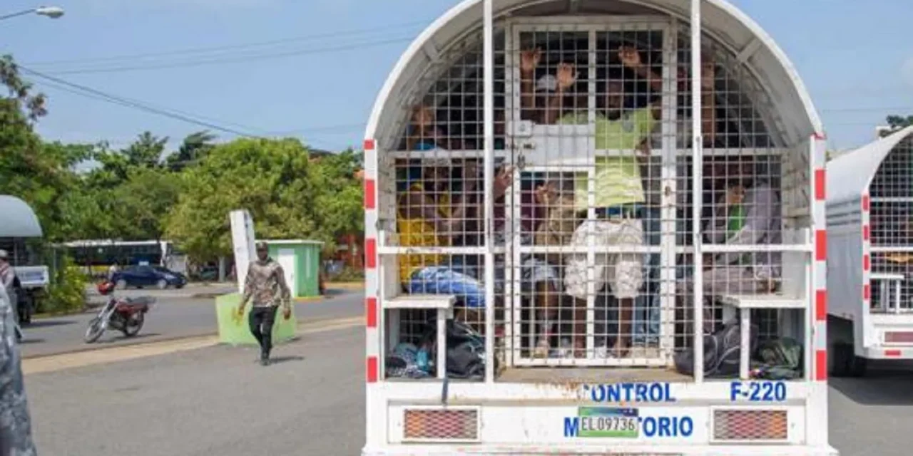 Migración proyecta que más de 250,000 extranjeros ilegales fueron deportados en 2023; 100,000 más que el 2022