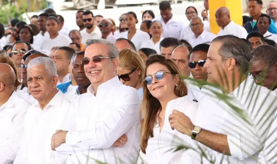 Presidencia, Alcaldía y Banreservas entregan Paseo Marítimo Malecón