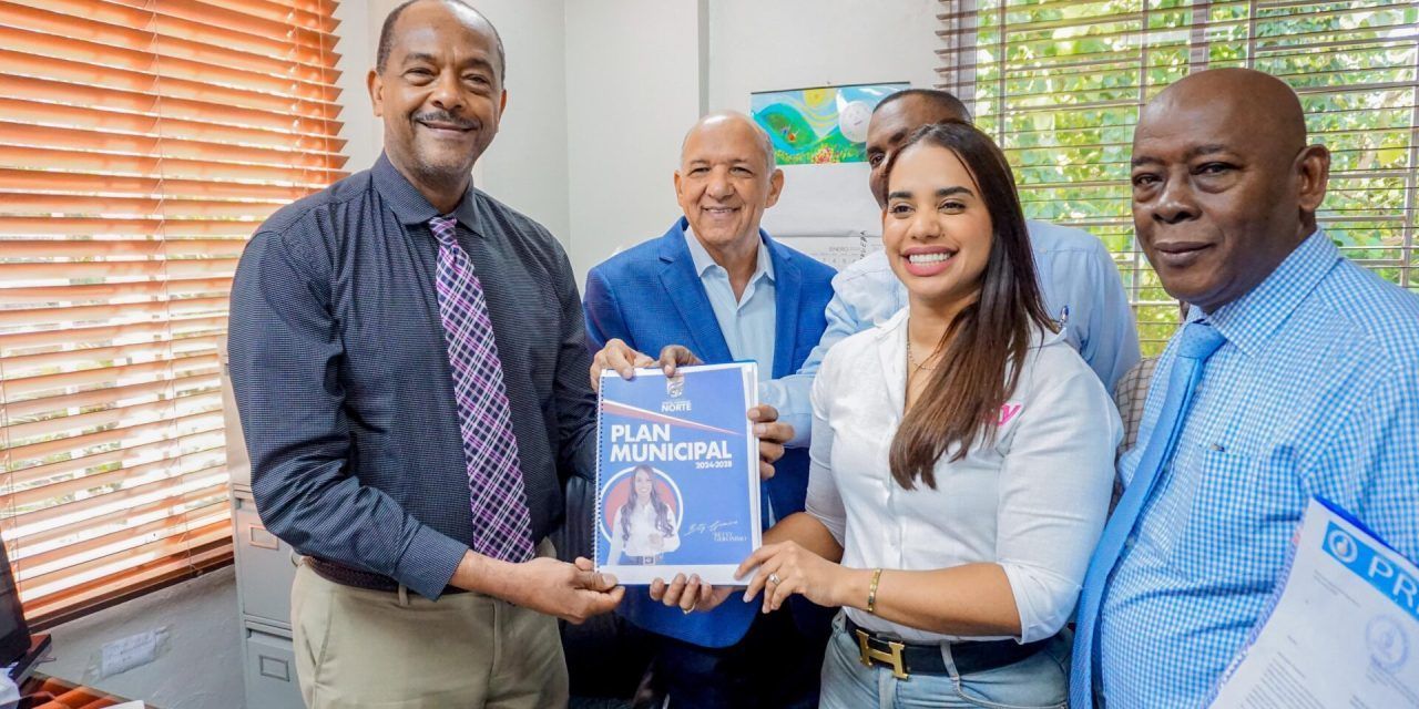 Betty Gerónimo presenta plan municipal para Alcaldía de Santo Domingo Norte