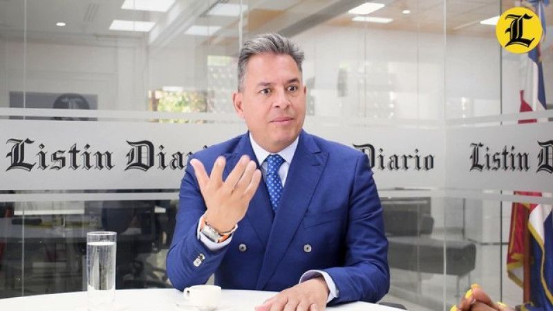 Daniel Sarcos entra al quirófano para someterse a una cirugía de reemplazo de la cadera derecha