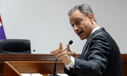 Tribunal mantiene prisión domiciliaria y grillete electrónico a Jean Alain Rodríguez