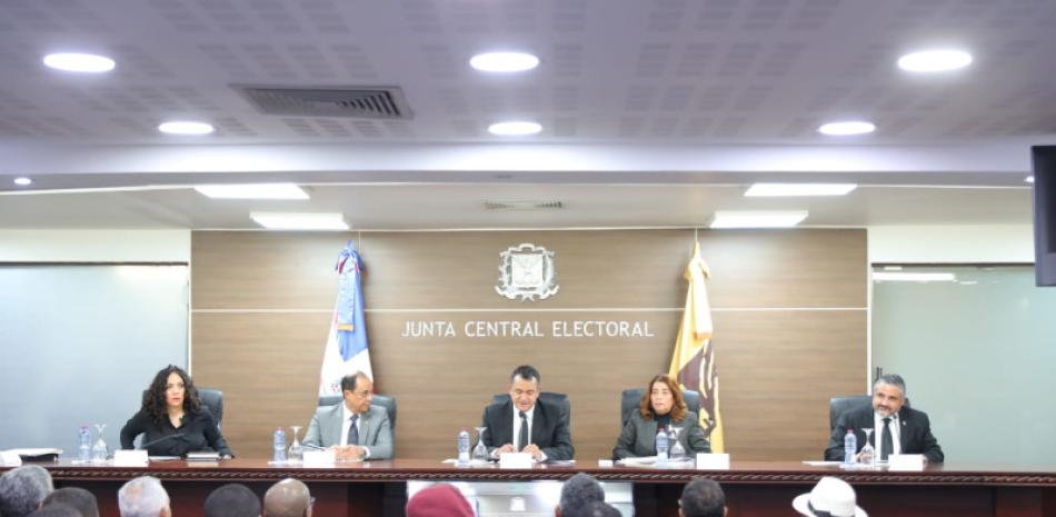 JCE solicita a suspensión de docencia desde el viernes 16 hasta lunes 19 por elecciones