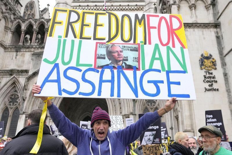 Abogado de Assange busca evitar que sea extraditado a EE.UU.