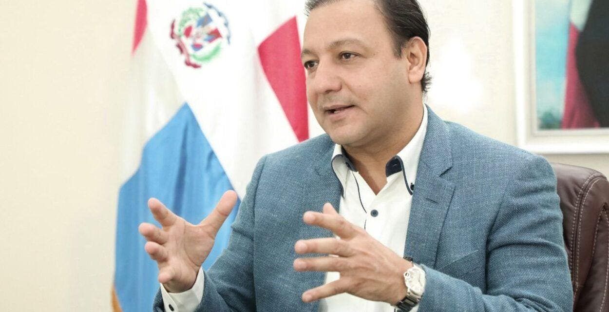 Alcaldía Santiago avanza construcción de obras