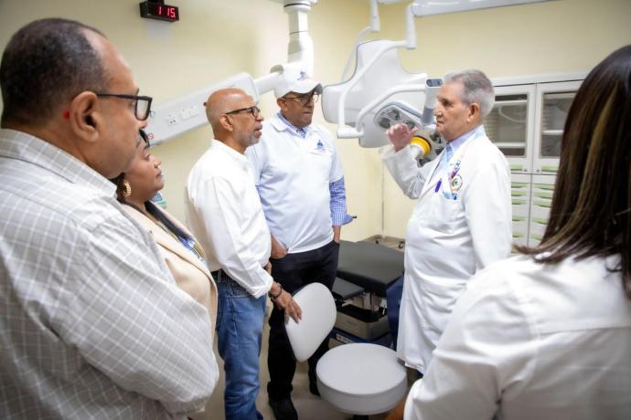 Contralor Félix Santana inspecciona Ciudad Sanitaria Luis Eduardo Aybar