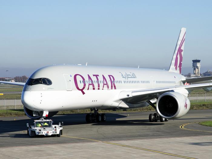 RD en los planes de Qatar Airways: busca personal para su tripulación en el país