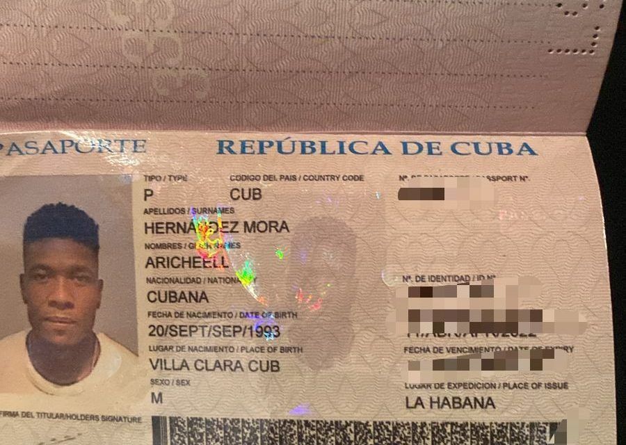Futbolista cubano detenido arbitrariamente por Migración al confundirlo con haitiano; fue trasladado a Haina