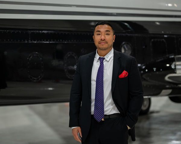 La Trayectoria y reconocimientos profesional de Jay Jiang Yu, con una Innovación Empresarial y Compromiso Social
