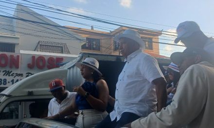 Con júbilo y alegría celebran triunfo de Nelson de la Rosa