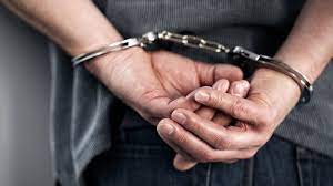 Capturado en Rancho Arriba hombre con orden de arresto en su contra