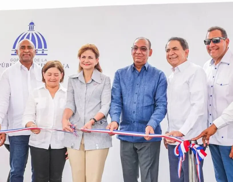 Gobierno entrega obras de infraestructura en Peravia y San Cristóbal