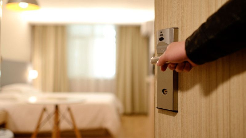Servicios de cabañas, villas, campamentos y casas de playa aumentan 7.87 % en un mes