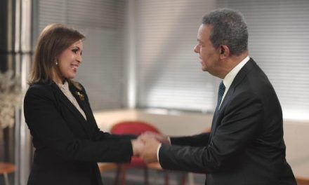 Leonel Fernández escoge a Ingrid Mendoza como su compañera de boleta