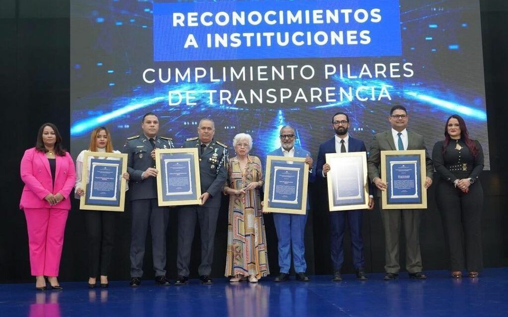 Policía Nacional es reconocida junto a otras cuatro instituciones Estatales por su contribución a la Transparencia y Datos Abiertos en RD.
