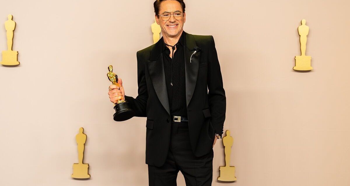 Críticas a Robert Downey Jr. por ignorar a Ke Huy Quan al recoger su Oscar