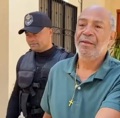 Sufre preinfarto hombre acusado de causar fuego en carnaval de Salcedo