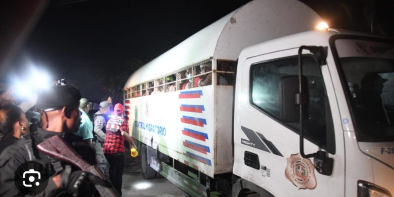 Trasladan a Barahona al menos 25 reos tras incendio en cárcel de La Victoria