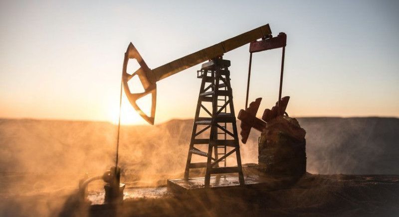 Petróleo WTI subió y cierra en más de US$85