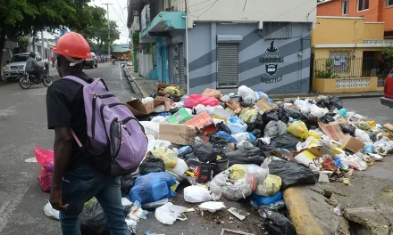 Alcaldía defiende recogida de basura en Santiago