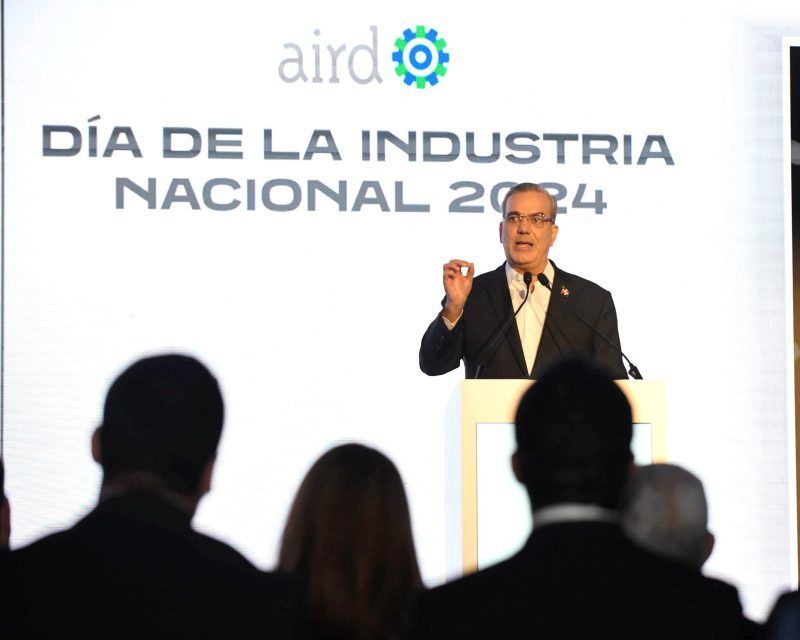 Abinader, Leonel y Abel comparecen ante AIRD y plantean impulsar el sector industrial