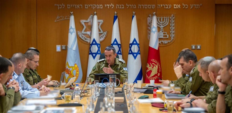 Israel lanza misiles contra Irán en represalia, según funcionarios de EE.UU.