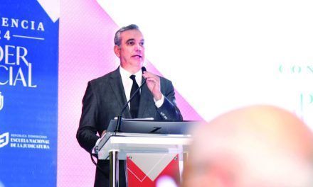 Abinader favorece fortalecer justicia con separación poderes