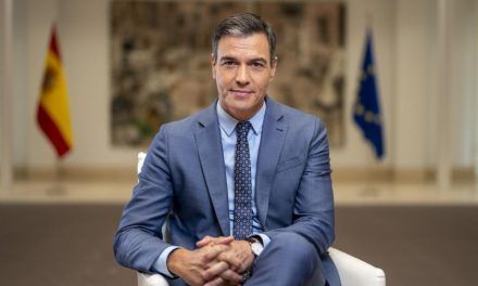 España en suspenso tras decisión Sánchez