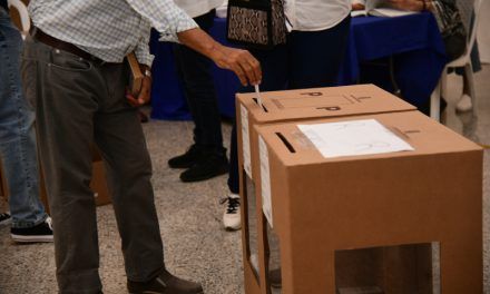 La ley contempla hasta tres años de prisión por comprar y vender cédula